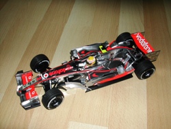 530071802_Minichamps_McLaren-Hamilton