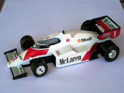 6106_Bburago_McLaren-Prost