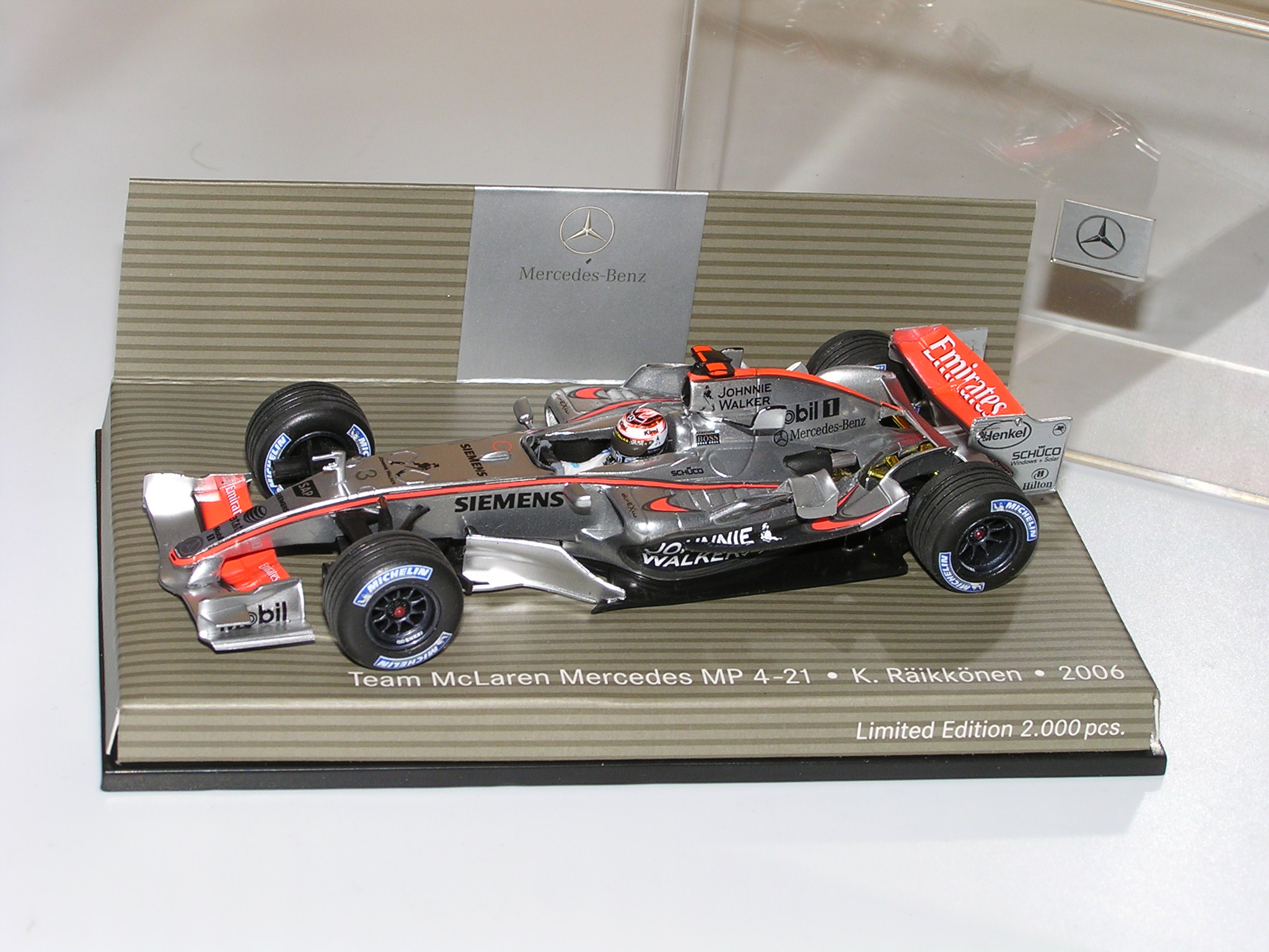 Minichamps B66962256 McLaren MP4/21