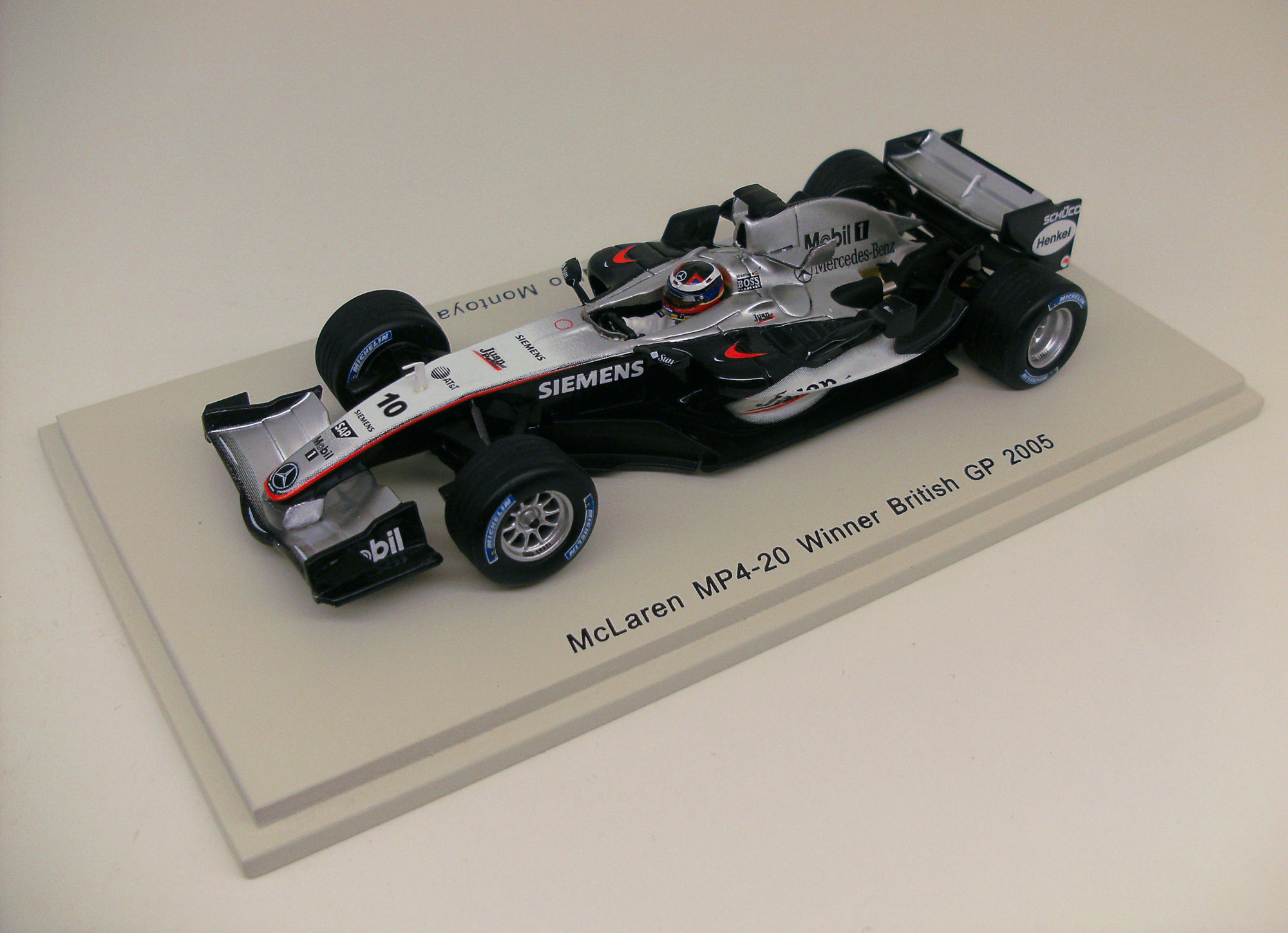 Spark S4304 McLaren MP4-20 